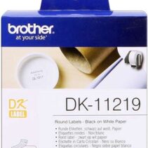 Brother DK11219 - Etiquetas Originales Precortadas Circulares - 12 mm de Diametro - 1200 Unidades - Texto negro sobre fondo blanco