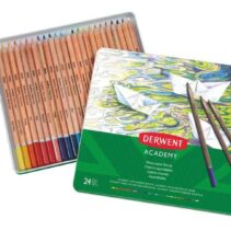 Derwent Academy Pack de 24 Lapices Acuarelables - Flexibilidad de la Acuarela - Cuerpos de Madera Natural - Faciles de Usar - Pigmentos de Calidad - Mezclables y Disolubles - Colores Surtidos