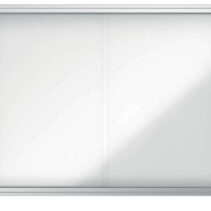 Nobo Vitrina Interior para 8 Hojas A4 con Superficie Magnetica y Puerta Deslizante - 689x972x54mm - Superficie Blanca Metalica y Magnetica de Borrado en Seco - Marco de Aluminio - Puertas de Cristal de Seguridad Deslizantes - Color Blanco