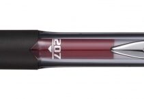 Uni-ball UMN-207E Roller de Tinta - Punta de Bola 0.7mm - Grip de Caucho Antifatiga - Tinta Pigmentada Resistente a Luz y Agua - Color Rojo