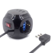 Ewent Regleta con 6 Tomas de Sobremesa en Forma de Cubo - 3 Tomas L/F (Schuko) - 2x USB-A - 1x USB-C - Enchufe Italiano Plano en Angulo - Interruptor On/Off - Cable de 1.5m - Color Negro