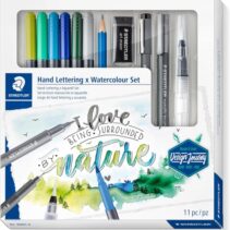 Staedtler Hand Lettering and Watercolour Set Design Journey Pack con 6 Rotuladores Acuarelables Doble Punta en Colores Surtidos