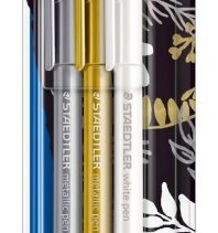 Staedtler Metallic Pen Pack de 3 Rotuladores de Punta Fina - Trazo 1 - 2mm - Tinta Base de Agua - Colores Blanco