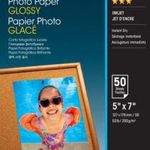 Epson Photo Glossy Pack de 50 Hojas de Papel Fotografico - 13x18cm - Gramaje de 200g/m2 - Acabado Brillante - Compatible con Impresoras Inkjet - Color Blanco