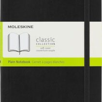 Moleskine Classic Libreta de Tapa Blanda - Papel Marfil Liso - 70g/m2 - Apertura 180º - Esquinas Redondeadas - Marcapaginas - Bolsillo Interior Extensible - Cierre Elastico - 13x21cm - Color Negro